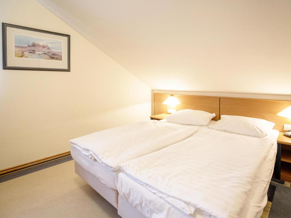 Komfort Mit 1 Schlafzimmer Und Balkon Im Dachgeschoss 123